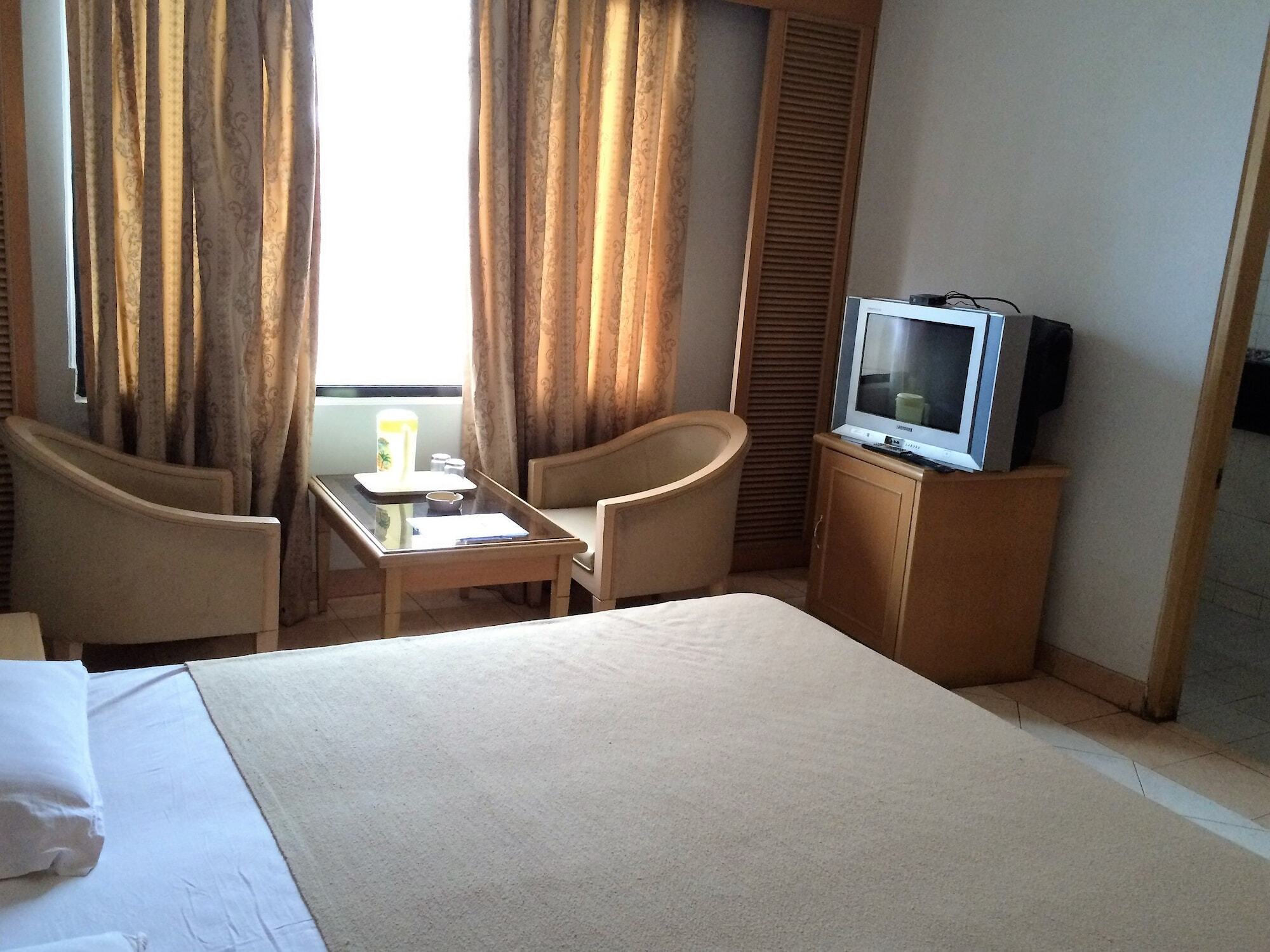 Jyoti Plaza Hotel 3*